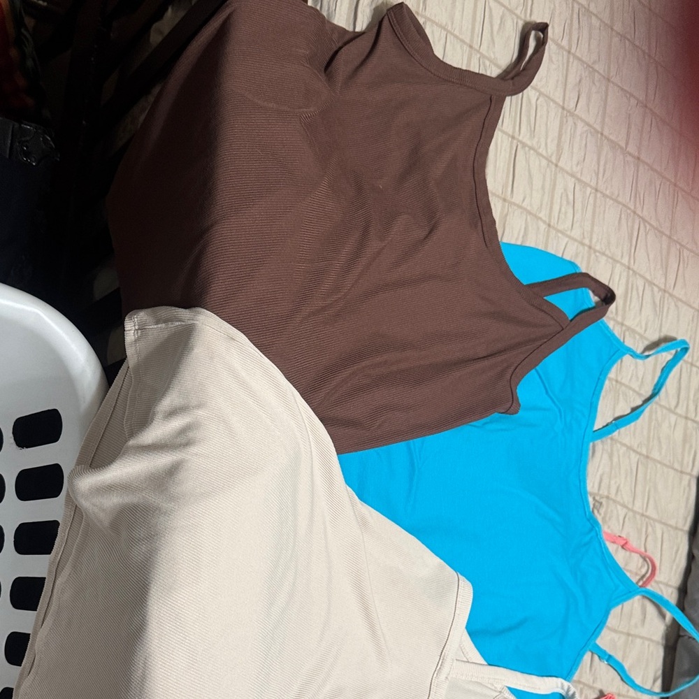 Women's Brown, Blue, and Cream Tops Xl, 18/20 and one xxl. One with tags
